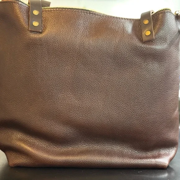 Portland Leather Coldbrew Medium Zip Tote - Picture 2 of 4
